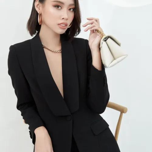 SUITS ĐEN LUCIA CỔ SAM